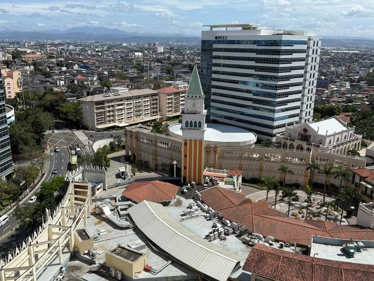 Deluxe Suite In Venice Mall Manila Philippines